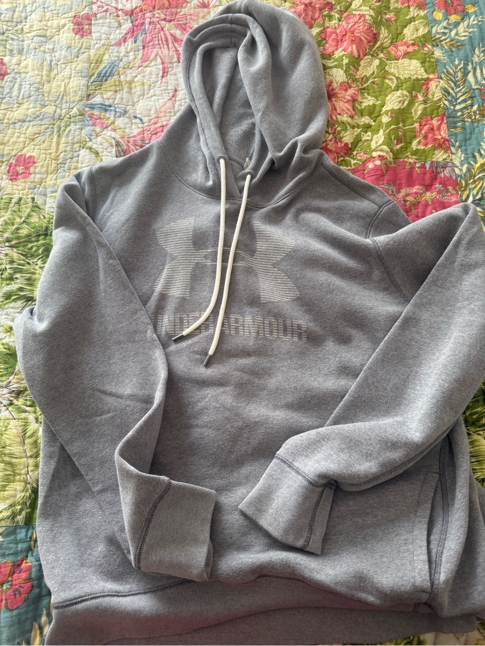 Under Armour Woman’s Gray Hoodie Sweatshirt